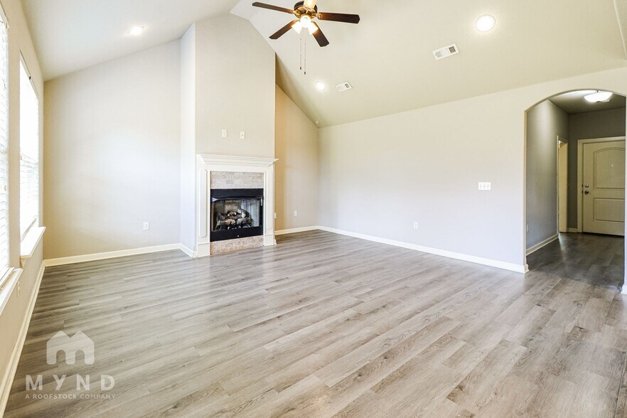 Building Photo - 430 Ravenna Dr