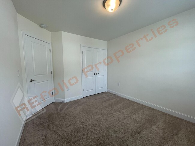 Building Photo - Great news! Get 50% off your first month’s rent when you sign by 12/31/2025! Plus Application fee...