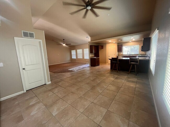 Building Photo - 2307 Tahoe Ave