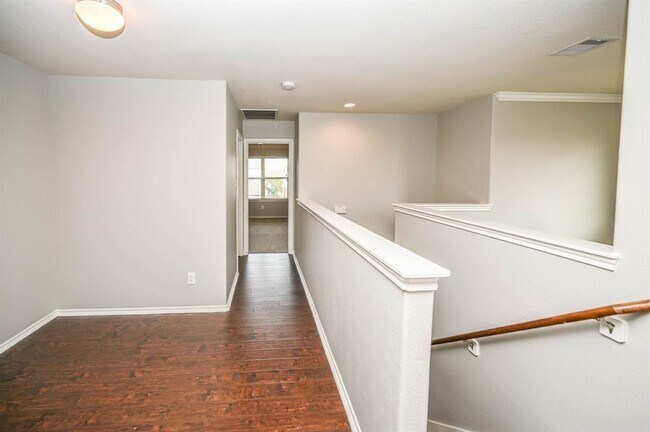 Building Photo - 6431 Calgary Woods Ln