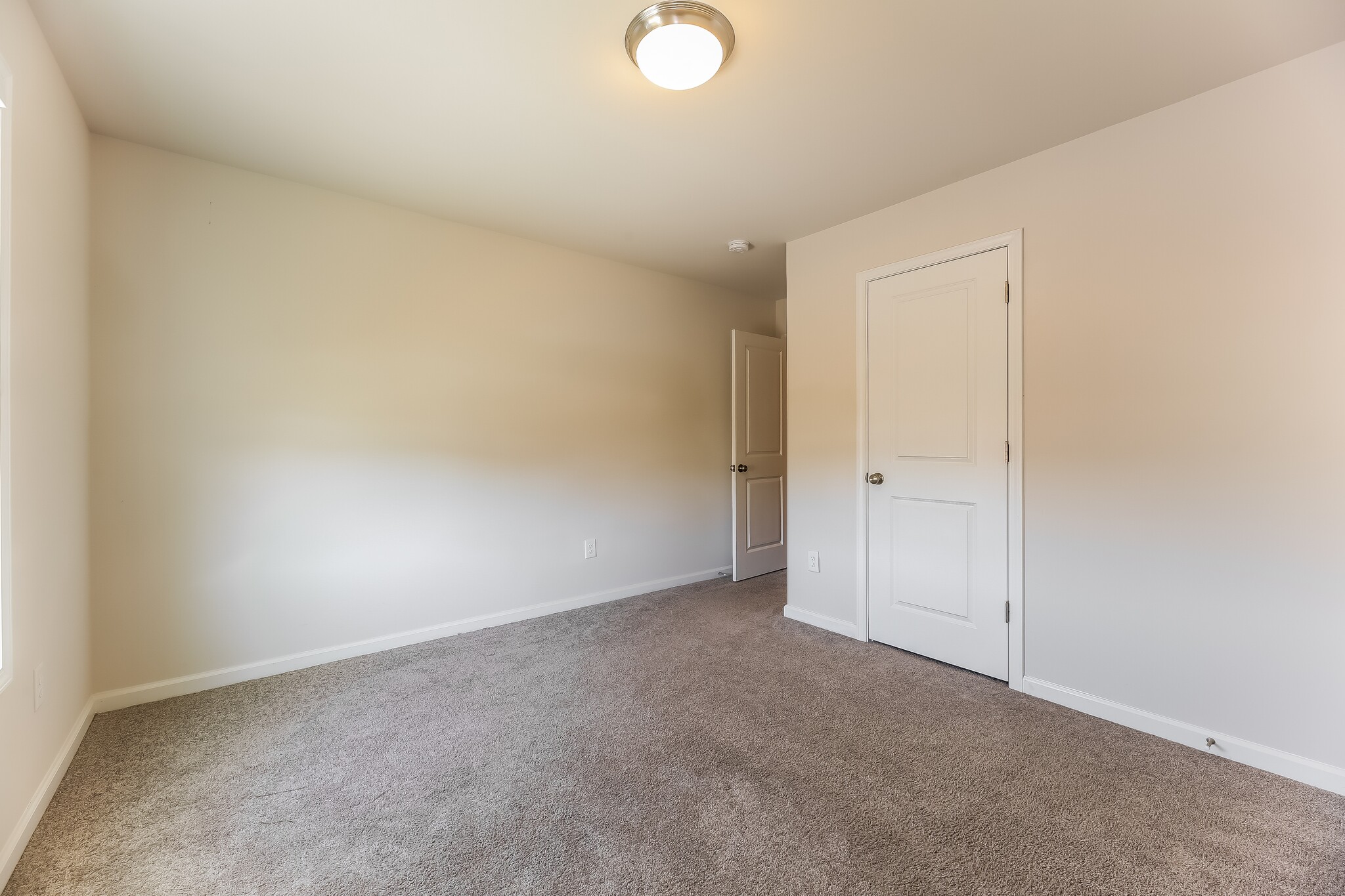 Building Photo - 376 White Peach Wy