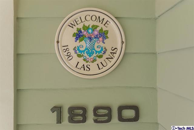 Building Photo - 1890 Las Lunas St