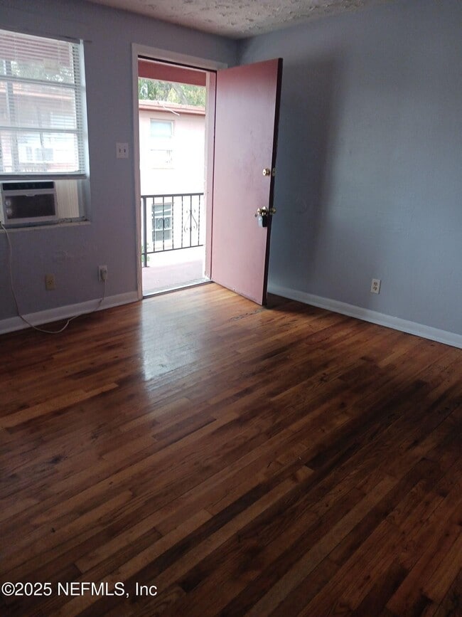 Building Photo - 1145 W 25th St