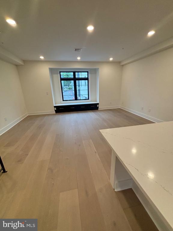 Building Photo - 7519 Ridge Ave