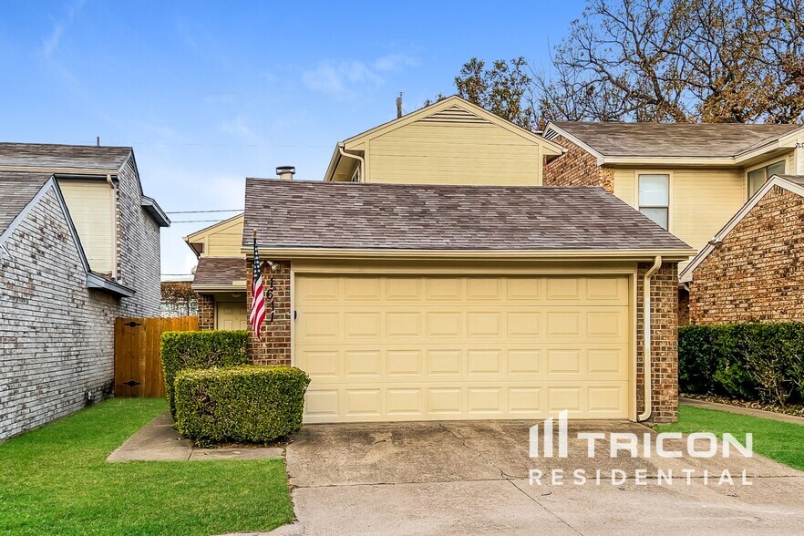 Primary Photo - 1611 Sunset Village Dr