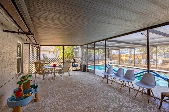 Building Photo - 3010 Golden Rain Dr