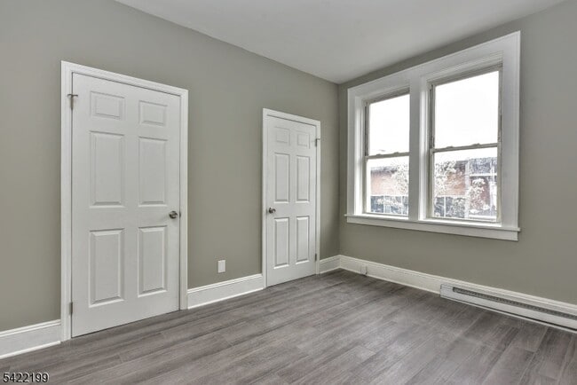 Building Photo - 36 Park Ave