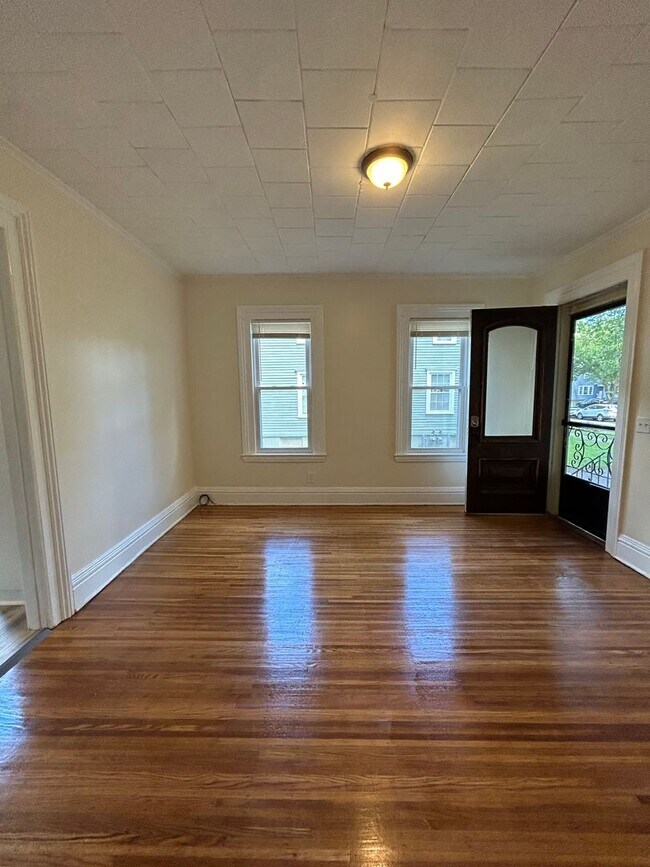 Building Photo - 205-207 Berkeley St