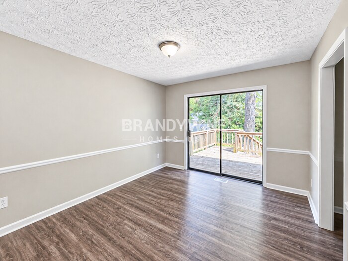 Building Photo - 8932 Raven Dr