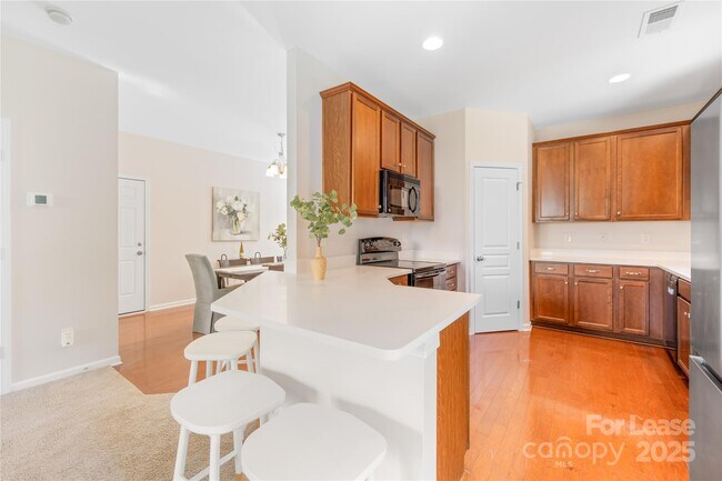 Building Photo - 5916 Mcdowell Run Dr