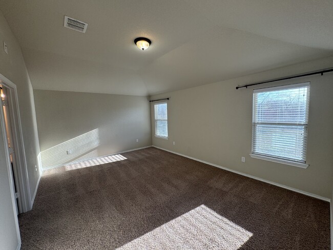 Building Photo - Wonderful 3 bedroom 2 bath in Lakewood Sub...