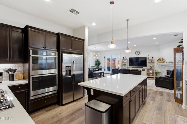 Building Photo - 2406 Nicklaus St