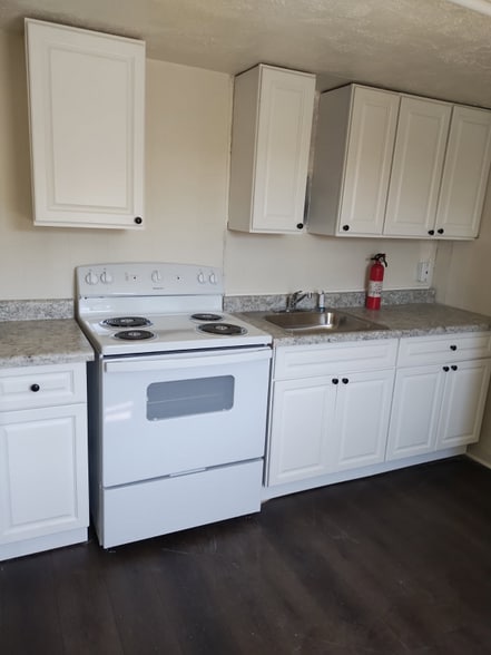 Building Photo - 406 N 4th St