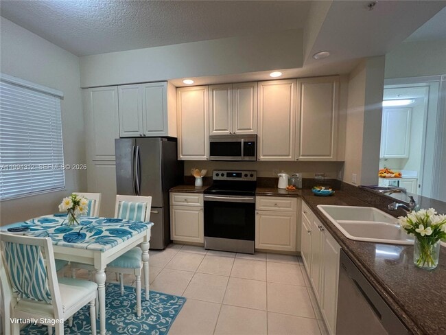 Building Photo - 5 Harbour Isle Dr E