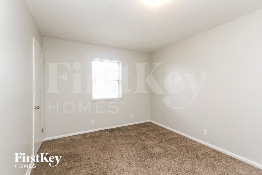 Building Photo - 3940 N Graham Ave