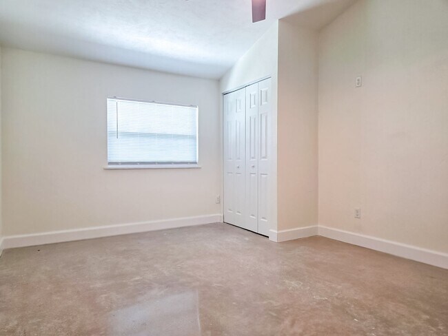 Building Photo - Beautiful 4/2 in Fairbanks Park