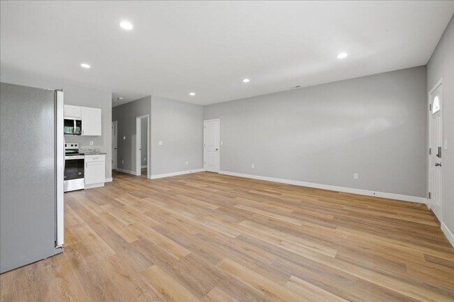 Building Photo - 2813 N Talbott St