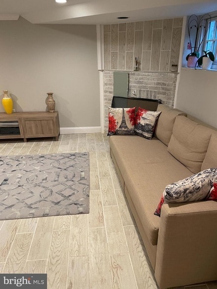 Building Photo - 703 Chetworth Pl