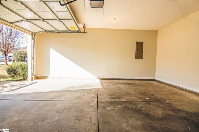 Building Photo - 8 Sunfield Ct