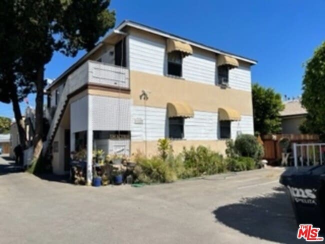 Primary Photo - 11223 Emelita St