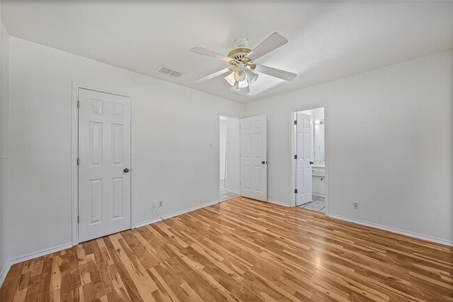 Building Photo - 3007 Steck Ave