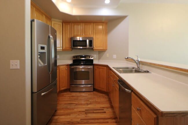Building Photo - 2 Bedroom 2 Bathroom