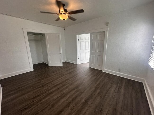 Building Photo - 215 S Seacrest Blvd