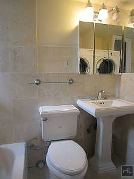 Building Photo - East 13th Street