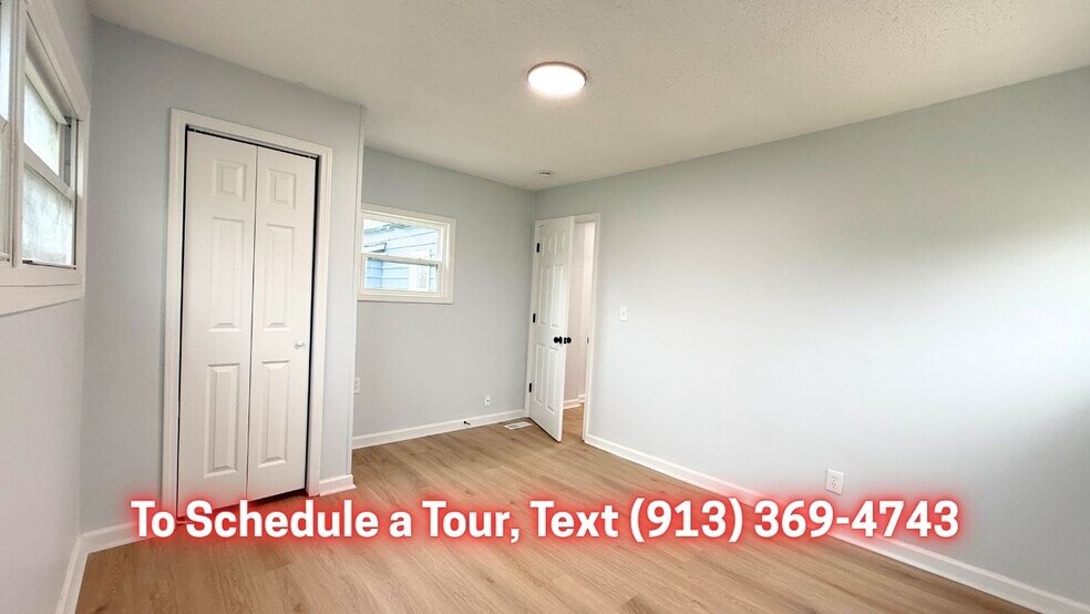 Building Photo - 913 S Main Rd