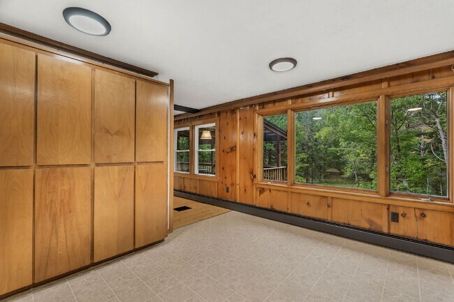 Building Photo - Mid-Century Cool Meets Maine Serenity Design. Privacy. Location. This one has it all.