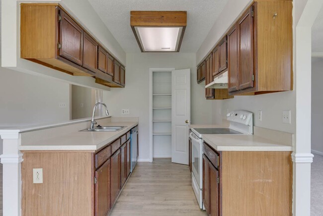 Building Photo - 1121 Nipigon Ct