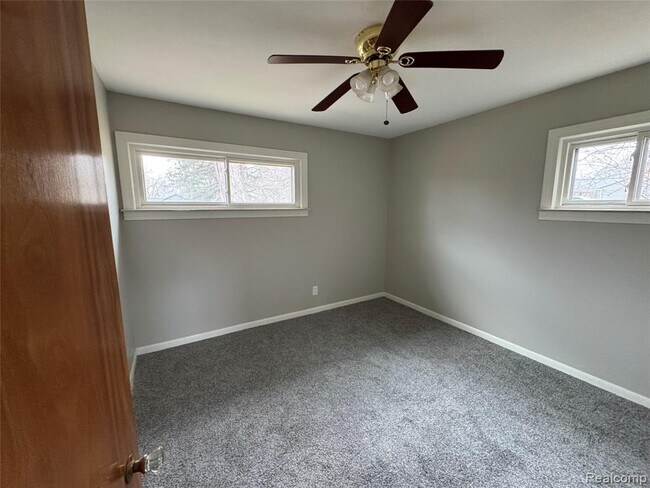 Building Photo - 7012 Tappon Dr