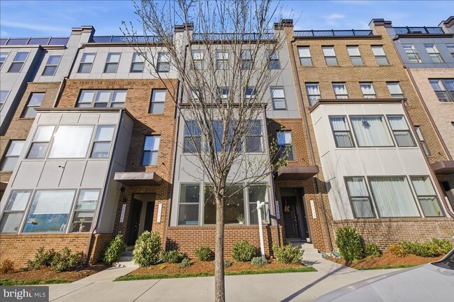 Building Photo - 13538 Sayward Blvd