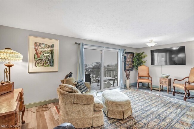 Building Photo - 10301 Lake Ave