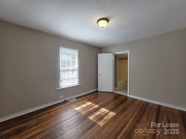 Building Photo - 815 Margate Ave