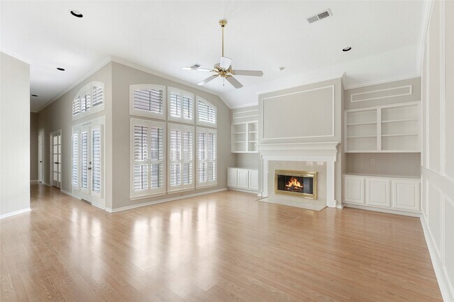 Building Photo - 3306 Redwood Lake Dr