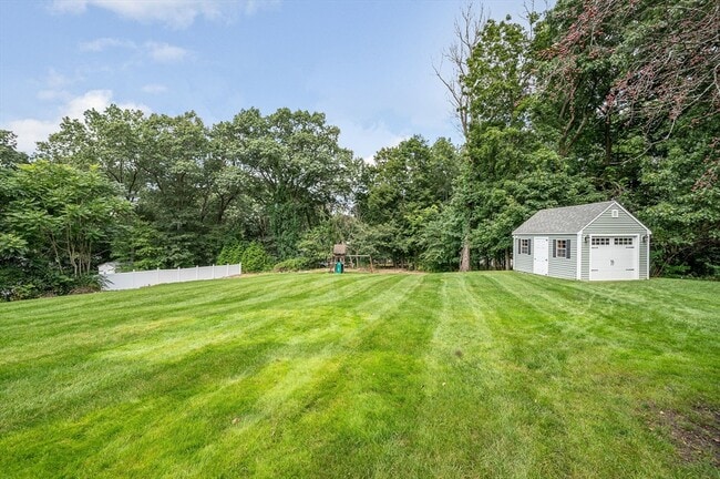 Building Photo - 4 Nashoba Dr