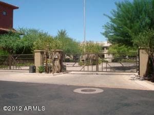Primary Photo - 9551 E Redfield Rd