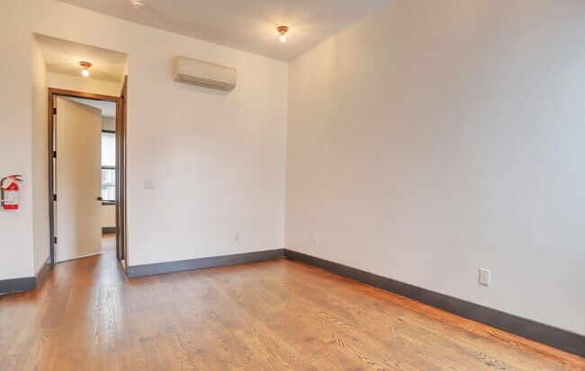 Building Photo - 43 Thorne St