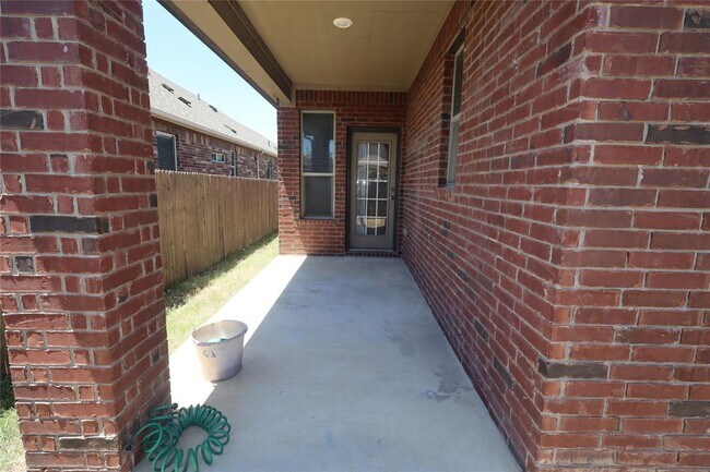 Building Photo - 17009 Gibbons Path