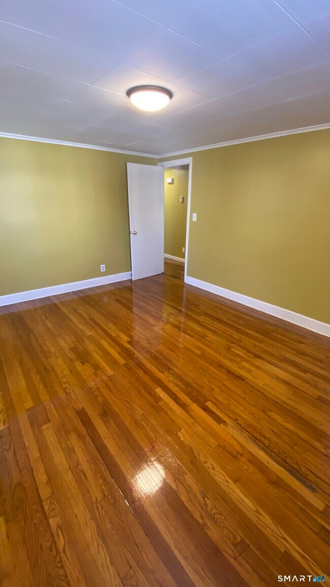 Building Photo - 214 Columbia St