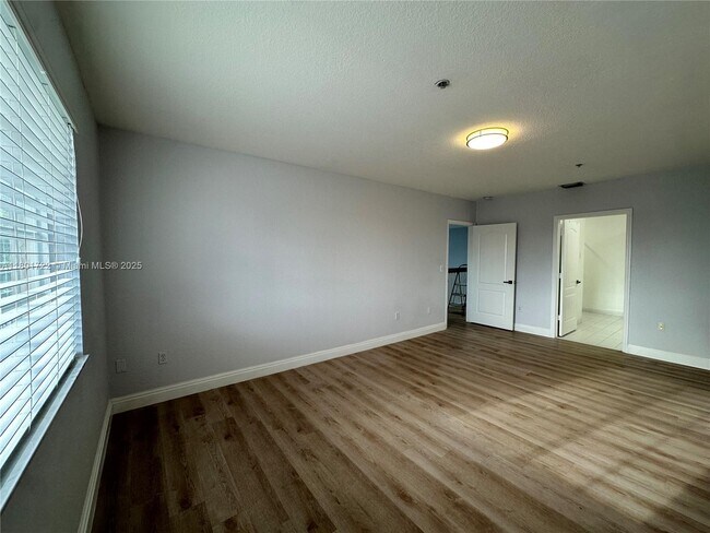 Building Photo - 17425 NW 75th Pl