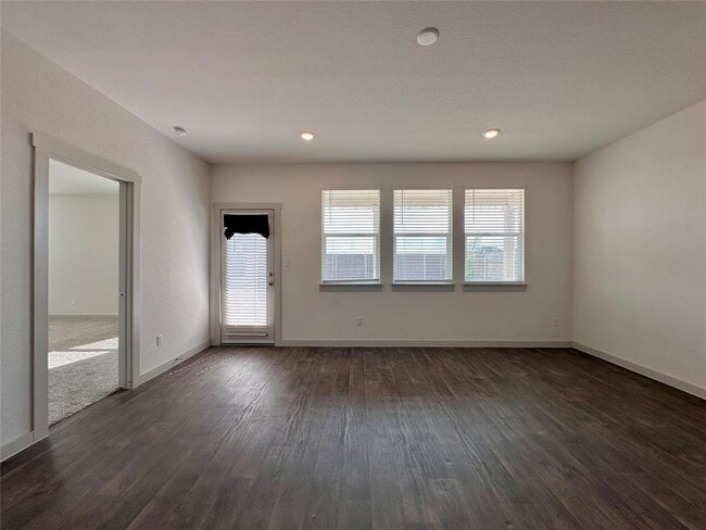 Building Photo - 402 Barton Creek Ln