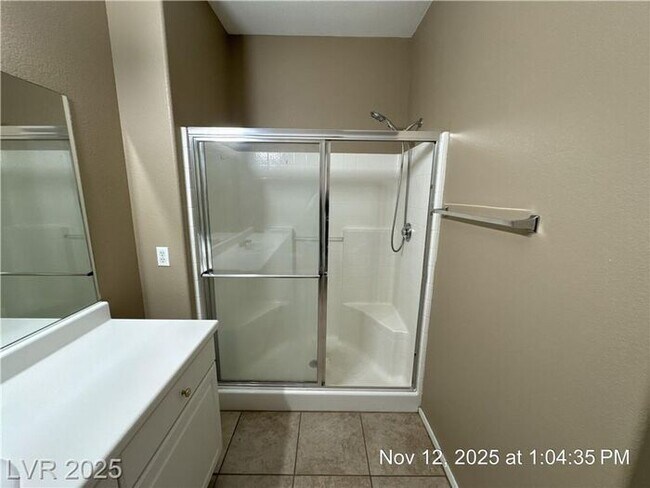 Building Photo - SILVERADO RANCH – 2ND FLOOR CONDO IN A GAT...