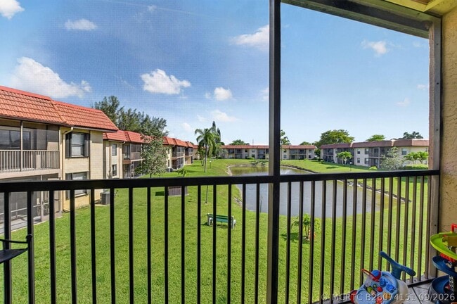 Building Photo - 21895 Lake Forest Cir