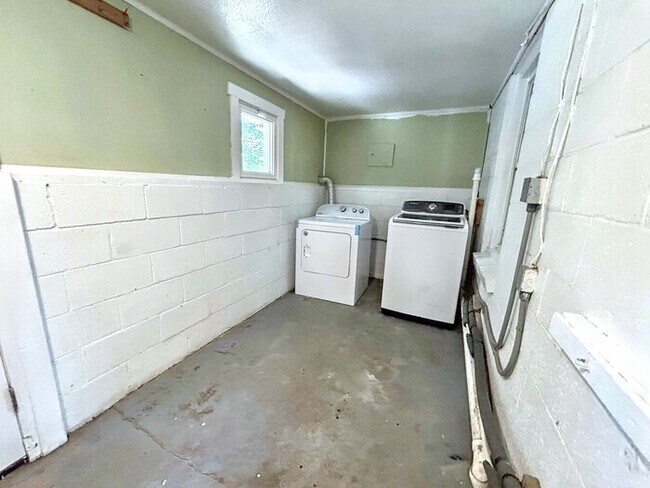 Building Photo - 146 Van Horn Ln