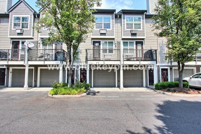 Building Photo - 3 Bed,2 Bath Townhome By the Columbia River in Northwynd Community