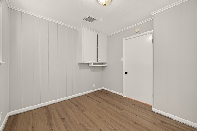 Building Photo - 5418 Darnell St