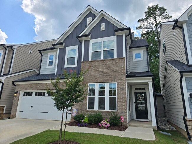 Building Photo - 5 Bedrooms! Stunning 5BR/4BA North Ridge P...