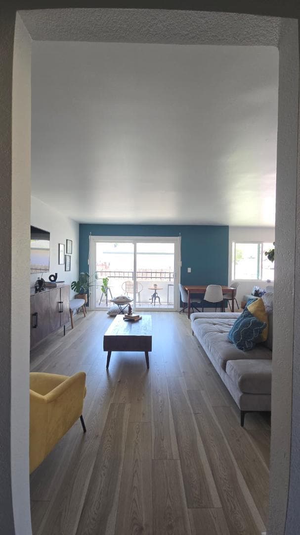 Building Photo - 785 W 19th St